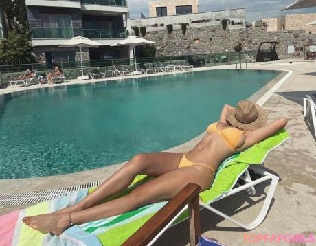 Naughty.lola nude leaked OnlyFans pic