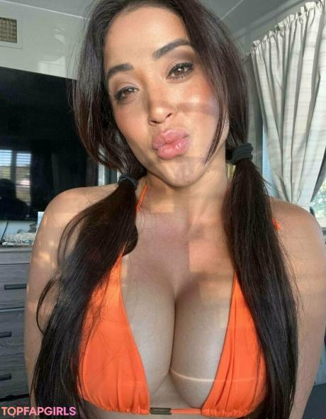 Nursekarina.tv nude leaked OnlyFans pic