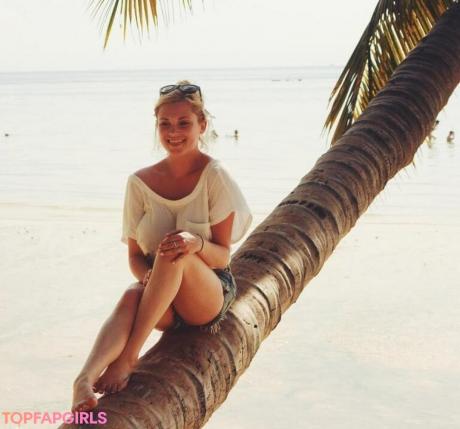 Eliza nude leaked OnlyFans pic