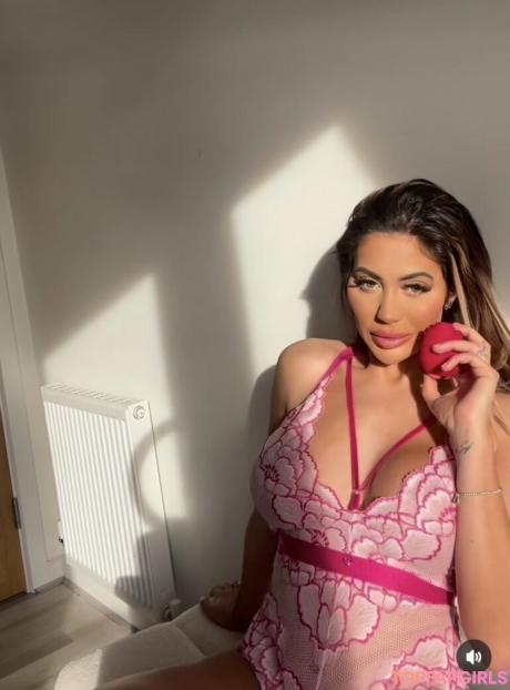 Chloe nude leaked OnlyFans pic