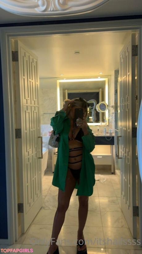 Hayleyx3 nude leaked OnlyFans pic