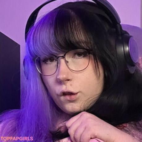 Eviemischiev nude leaked OnlyFans pic