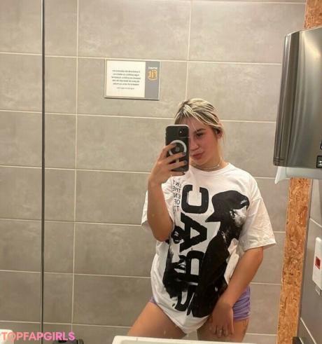 Mila nude leaked OnlyFans pic